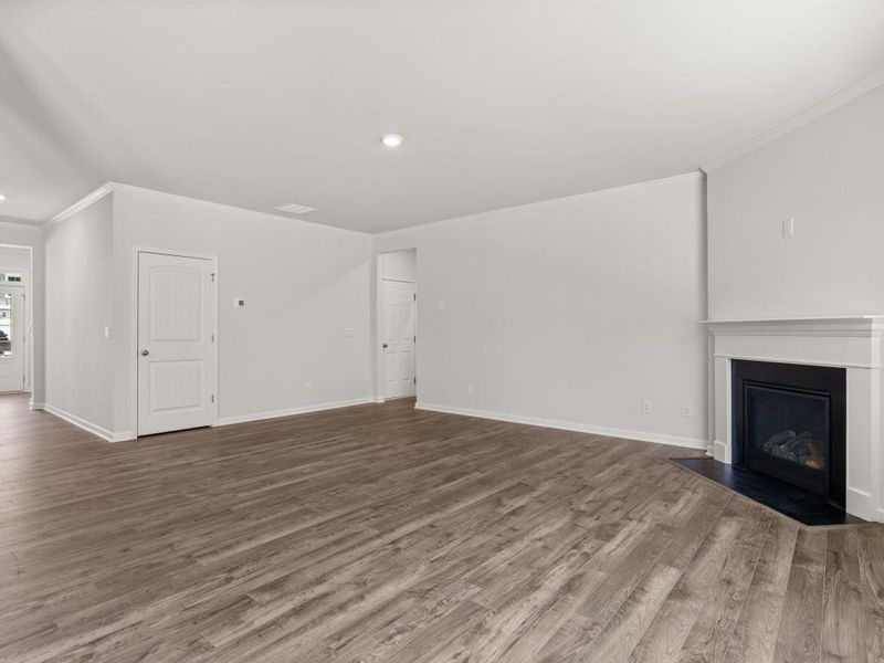 Spacious, unfurnished interior of a new home in Parkside at Carter Grove, Cartersville (Image 16).