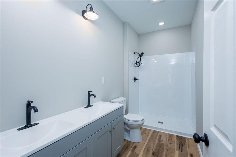 Furnished interior view inside a new home in , Ellijay (Image 11).