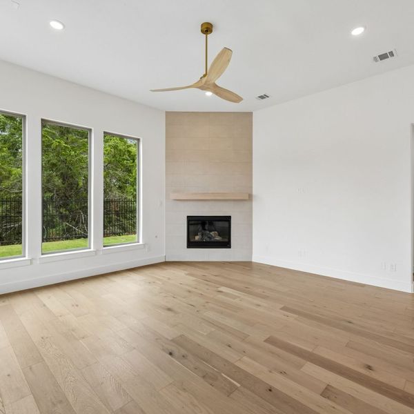 Spacious, unfurnished interior of a new home in The Parks at Wilson Creek, Celina (Image 62). Spacious, unfurnished interior of a new home in The Parks at Wilson Creek, Celina (Image 62).