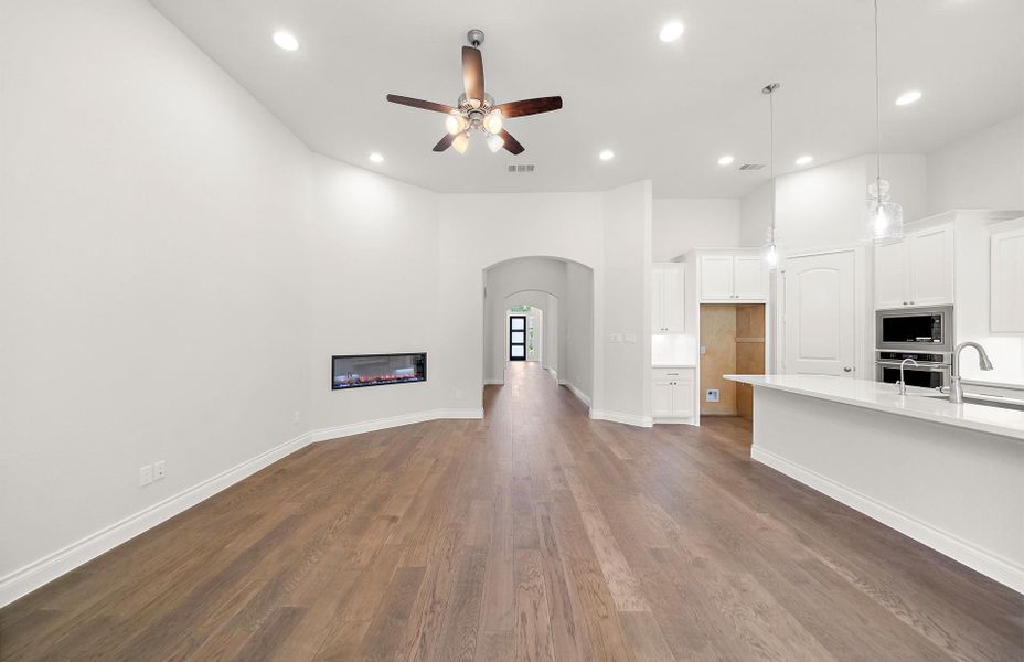 **Representative photo** **Representative photo**