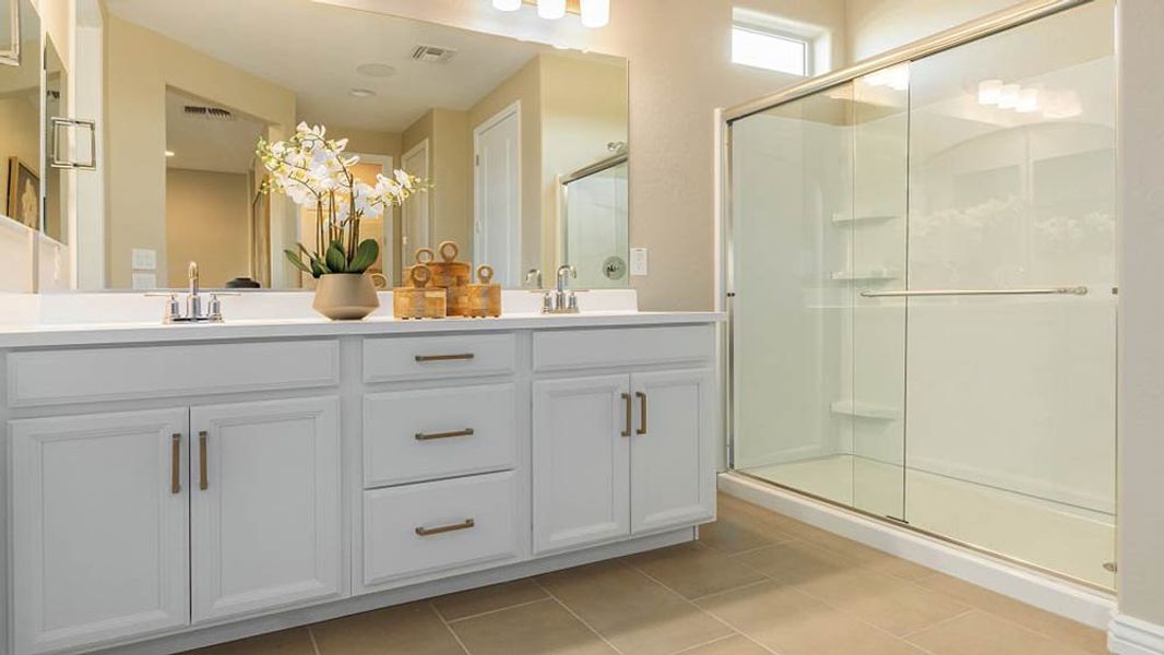 Representative furnished interior of a home built from the Harlow by Taylor Morrison in Stonehaven Discovery Collection, Glendale (Image 5).