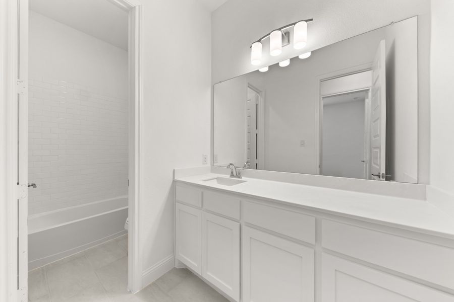 Representative furnished interior of a home built from the Westwood by Sandlin Homes in Lakesong, Midlothian (Image 13).