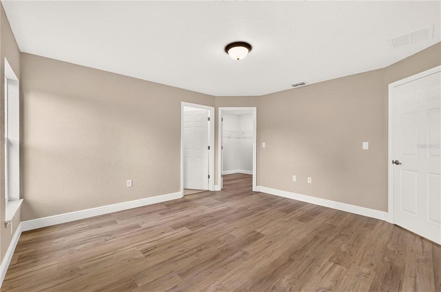 Spacious, unfurnished interior of a new home in , Dunnellon (Image 54).