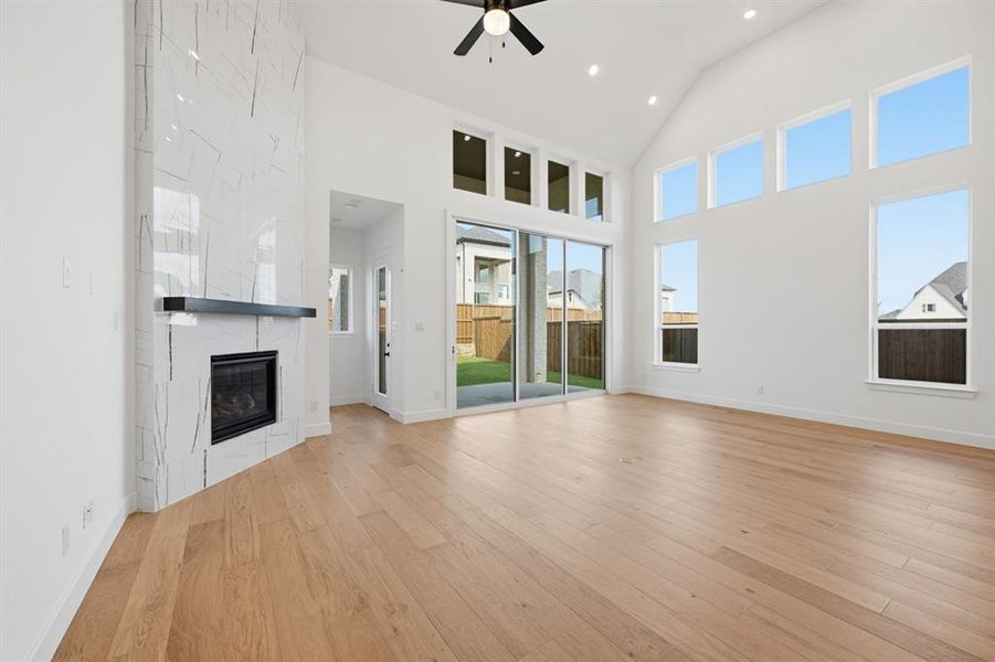 Family Room/Dining Room Family Room/Dining Room