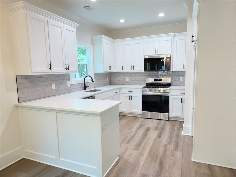 Furnished interior view inside a new home in , Jefferson (Image 13).