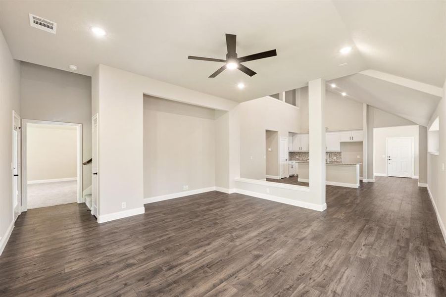 Spacious, unfurnished interior of a new home in East Oak Creek 50-55, Commerce (Image 32).