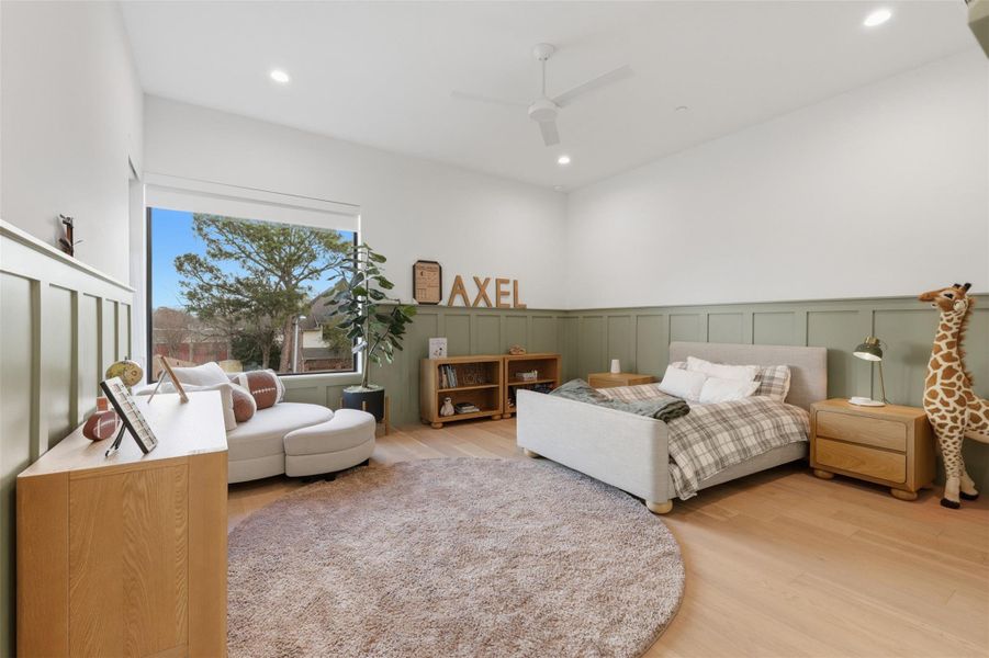 Furnished interior view inside a new home in , Bellaire (Image 33).