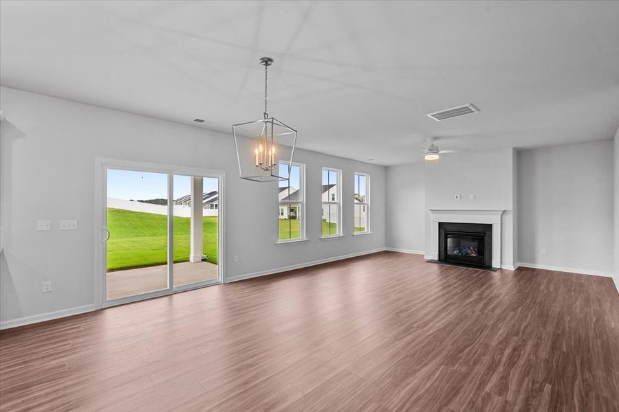 Spacious, unfurnished interior of a new home in Fieldstone, Lexington (Image 25).
