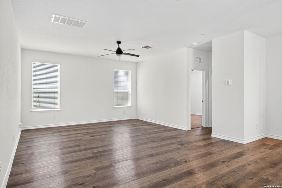 Spacious, unfurnished interior of a new home in Corley Farms, Boerne (Image 17).