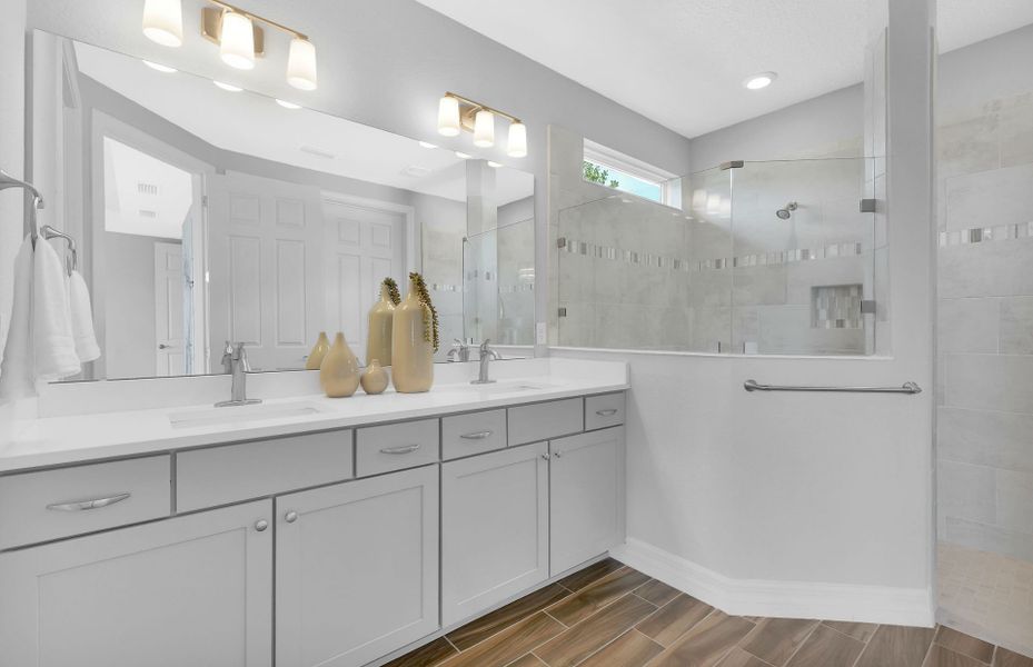 Mainstay | Owner's Bath & Shower