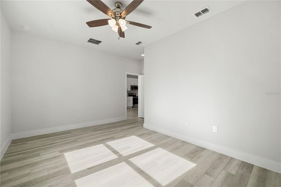 Spacious, unfurnished interior of a new home in , Ocala (Image 18).