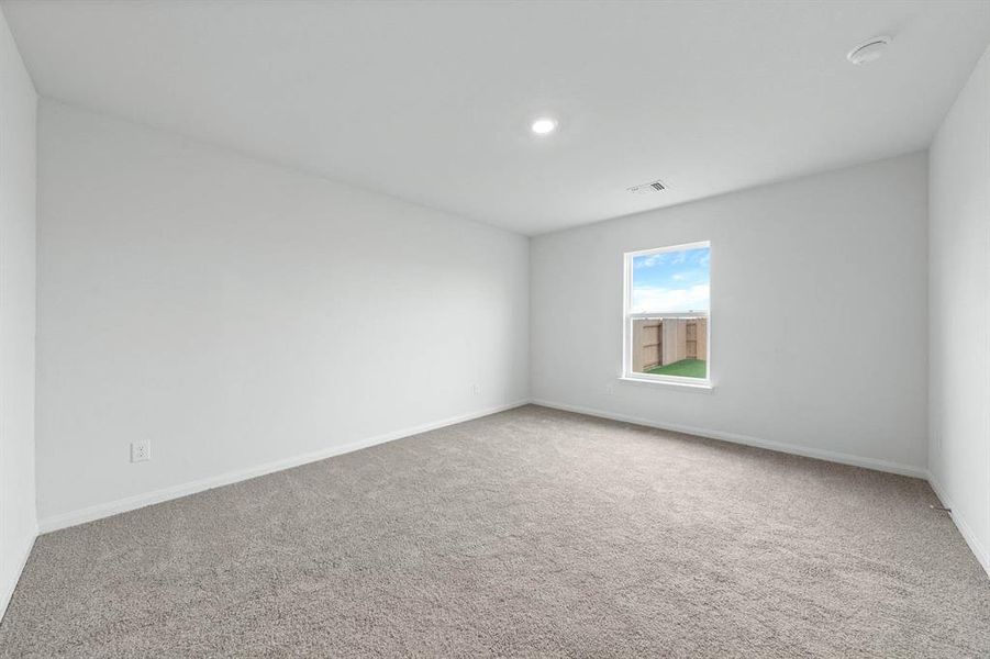 Spacious, unfurnished interior of a new home in Retreat at Fossil Creek, Fort Worth (Image 6).