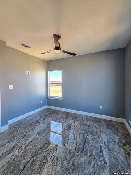 Spacious, unfurnished interior of a new home in , Eagle Pass (Image 29).