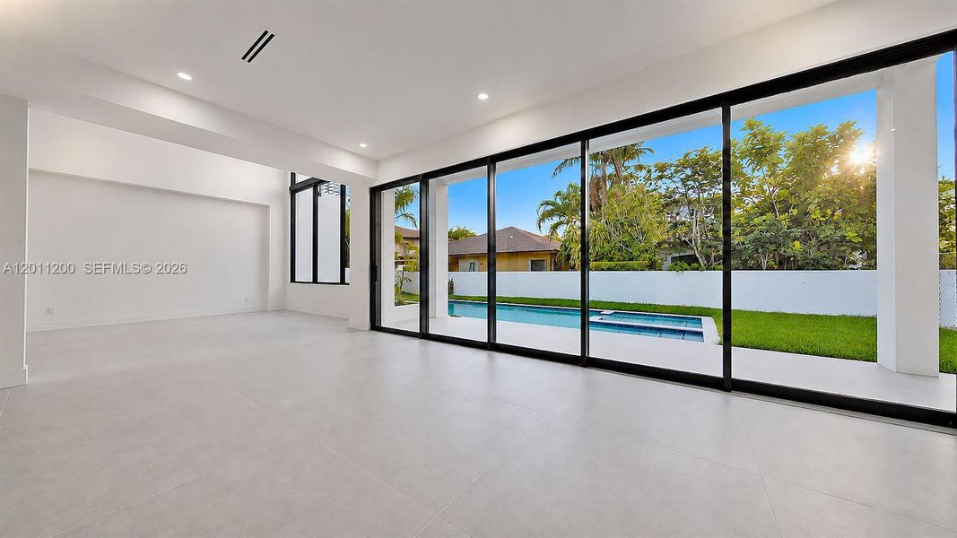 Spacious, unfurnished interior of a new home in , Miami Lakes (Image 66).