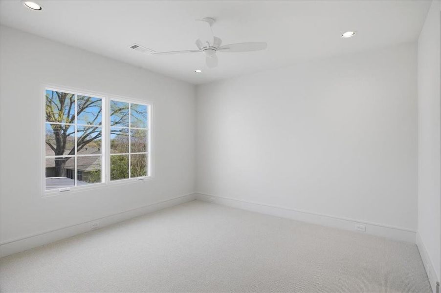 Spacious, unfurnished interior of a new home in , Dallas (Image 24).