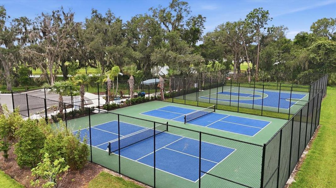 Community amenities in , Parrish (Image 57).