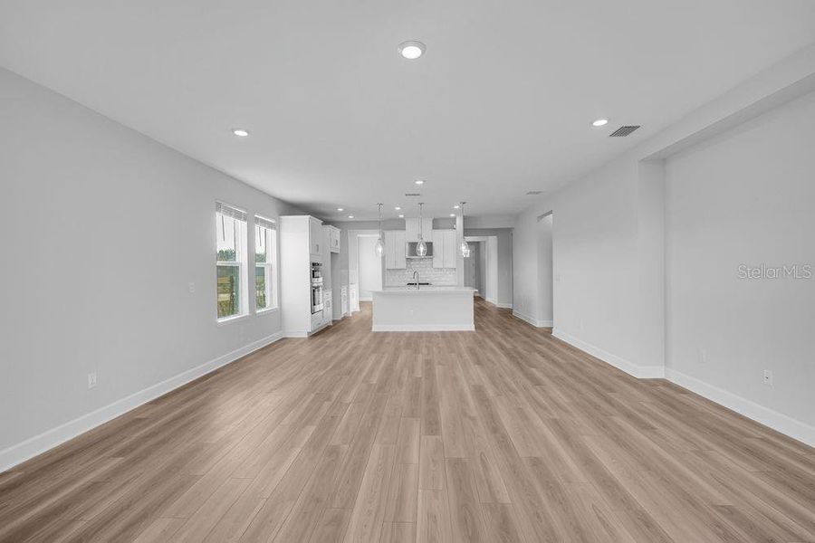 Spacious, unfurnished interior of a new home in Hammock at Two Rivers, Zephyrhills (Image 15).