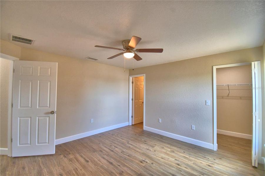 Spacious, unfurnished interior of a new home in , Lake Wales (Image 15).