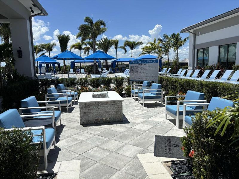 Valencia Walk Amenities