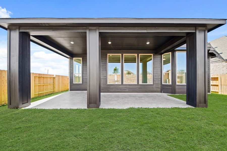Exterior details and patio area of a home in Emory Glen, Magnolia (Image 3).