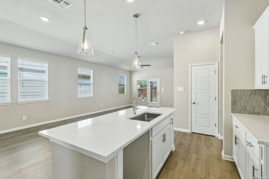 Furnished interior view inside a new home in Thomas Pond, San Antonio (Image 15). Furnished interior view inside a new home in Thomas Pond, San Antonio (Image 15).