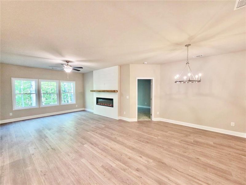 Spacious, unfurnished interior of a new home in , Waleska (Image 14).
