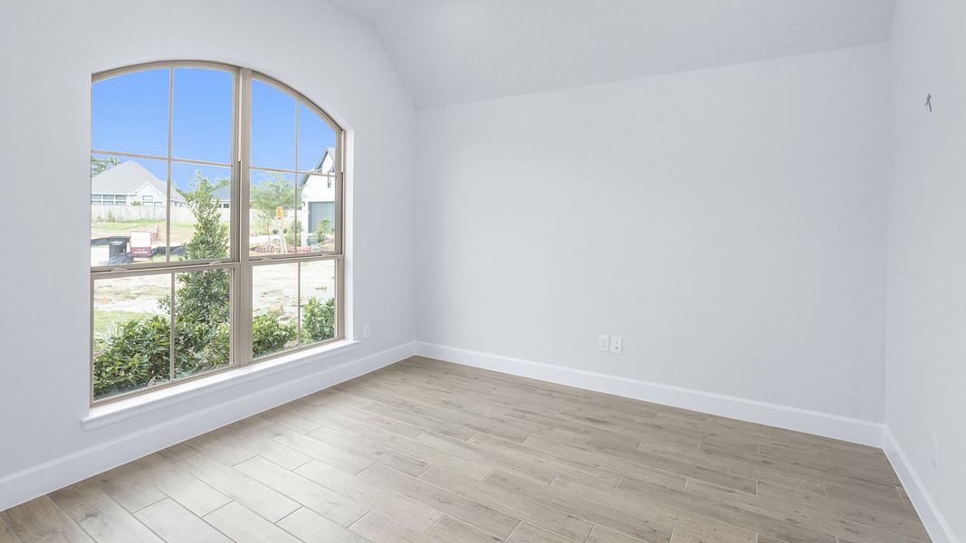 Spacious, unfurnished interior of a new home in Kresston, Montgomery (Image 22).