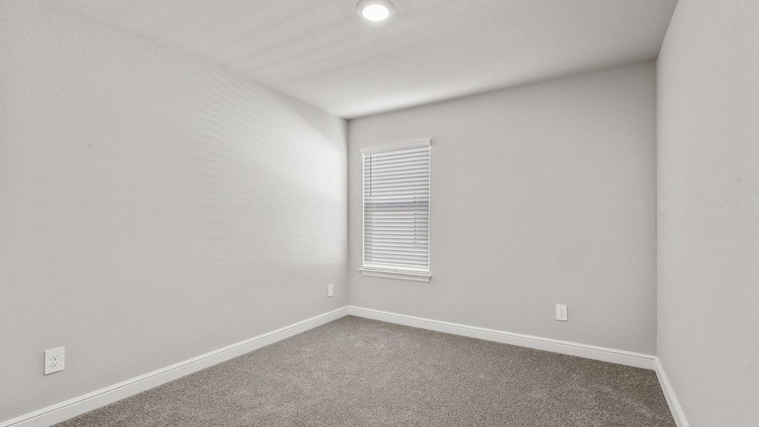 Spacious, unfurnished interior of a new home in The Hills at Reunion, Newark (Image 33).