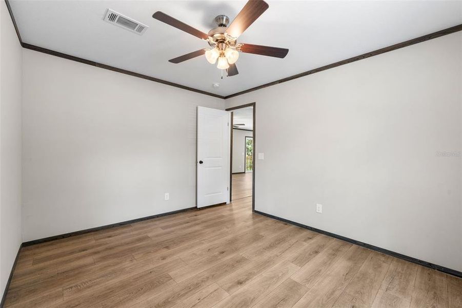 Spacious, unfurnished interior of a new home in , Dunnellon (Image 18).