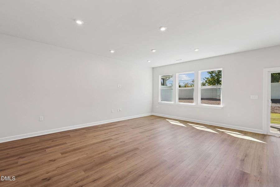 Tredenham 6_Eno_Living Room 1_9.2.25_web Tredenham 6_Eno_Living Room 1_9.2.25_web