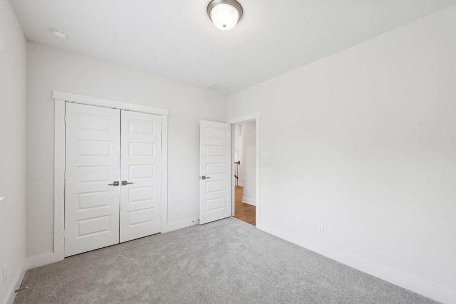 Spacious, unfurnished interior of a new home in Retreat at Oak Park, Houston (Image 19).