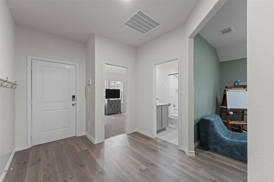Spacious, unfurnished interior of a new home in , Aubrey (Image 21).