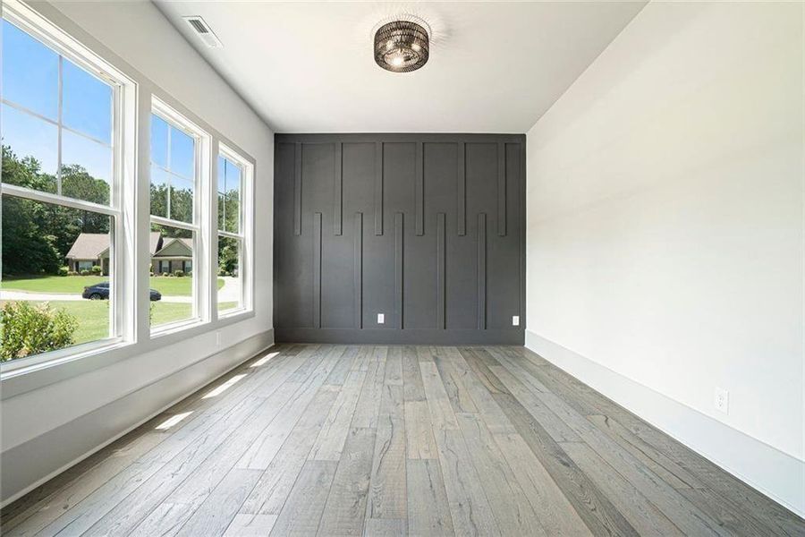Spacious, unfurnished interior of a new home in , Oxford (Image 25).