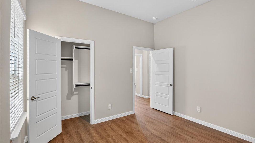 Spacious, unfurnished interior of a new home in Lakeview Pointe, Grand Prairie (Image 27).