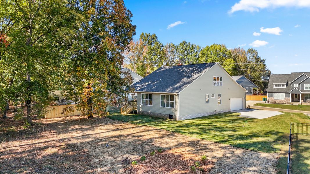 Image 14 of a home in Cambria.