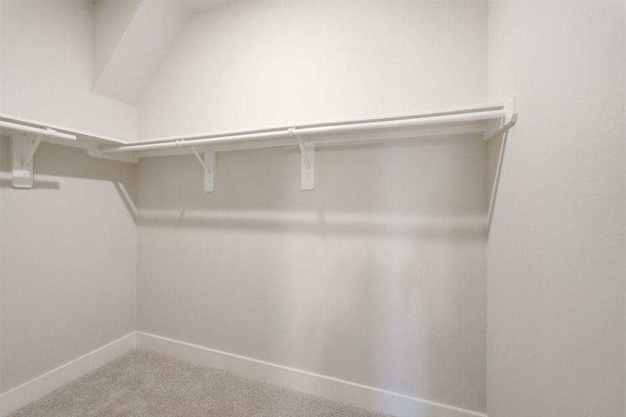Spacious, unfurnished interior of a new home in Bay Creek, Baytown (Image 22).