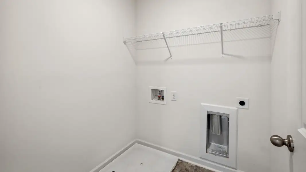 Spacious, unfurnished interior of a new home in Keebler Meadows, Johnson City (Image 31).