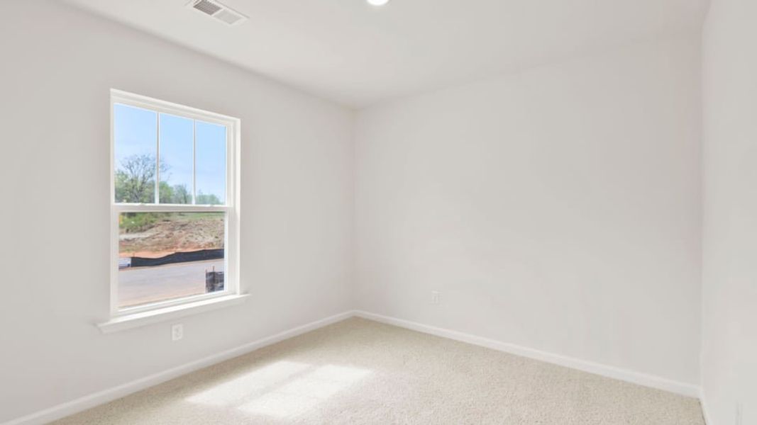 Spacious, unfurnished interior of a new home in Durbin Meadows, Fountain Inn (Image 13).
