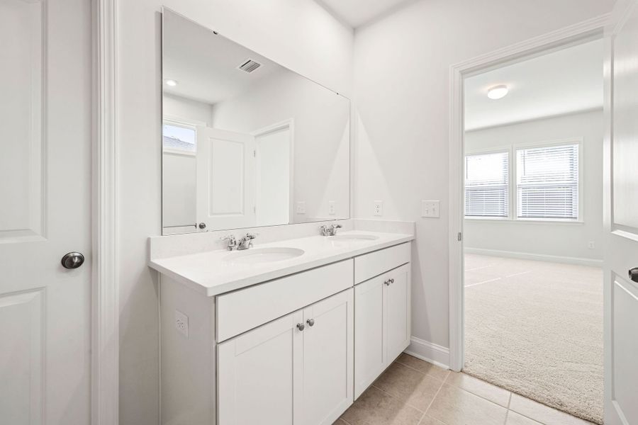 Furnished interior view inside a new home in Salem Bay, Beaufort (Image 3).
