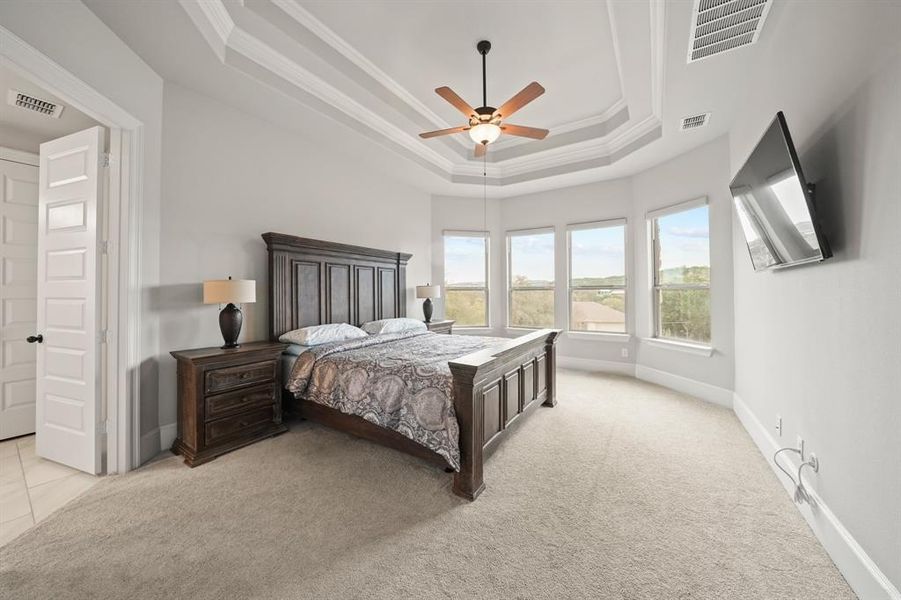 Image 14 of a home in Summit at Lake Travis.