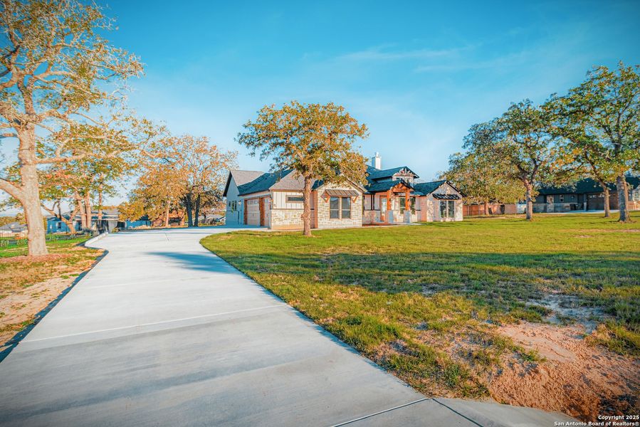 Community amenities in , La Vernia (Image 28). Community amenities in , La Vernia (Image 28).