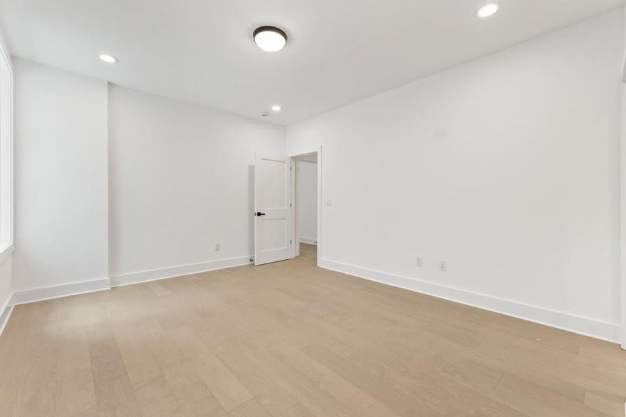 Spacious, unfurnished interior of a new home in Parkside Roswell, Roswell (Image 40).