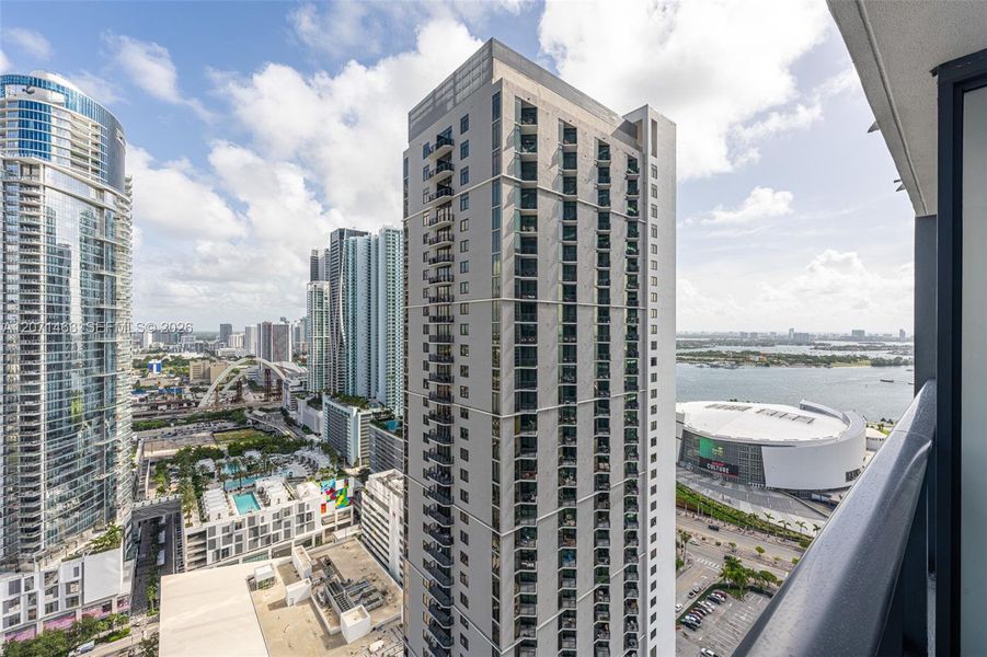 Condo located in Miami, FL showcasing its design and architecture (Image 3).