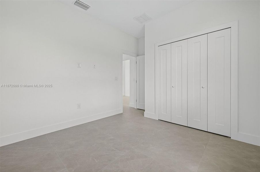 Spacious, unfurnished interior of a new home in , Lehigh Acres (Image 17).