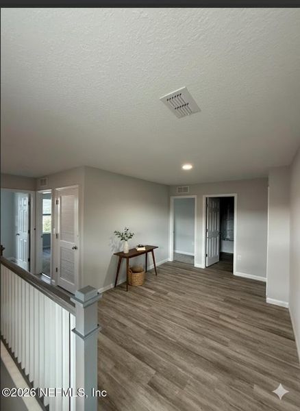 Spacious, unfurnished interior of a new home in , Jacksonville (Image 5).