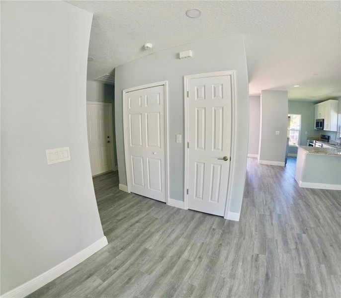Spacious, unfurnished interior of a new home in , Tampa (Image 27).