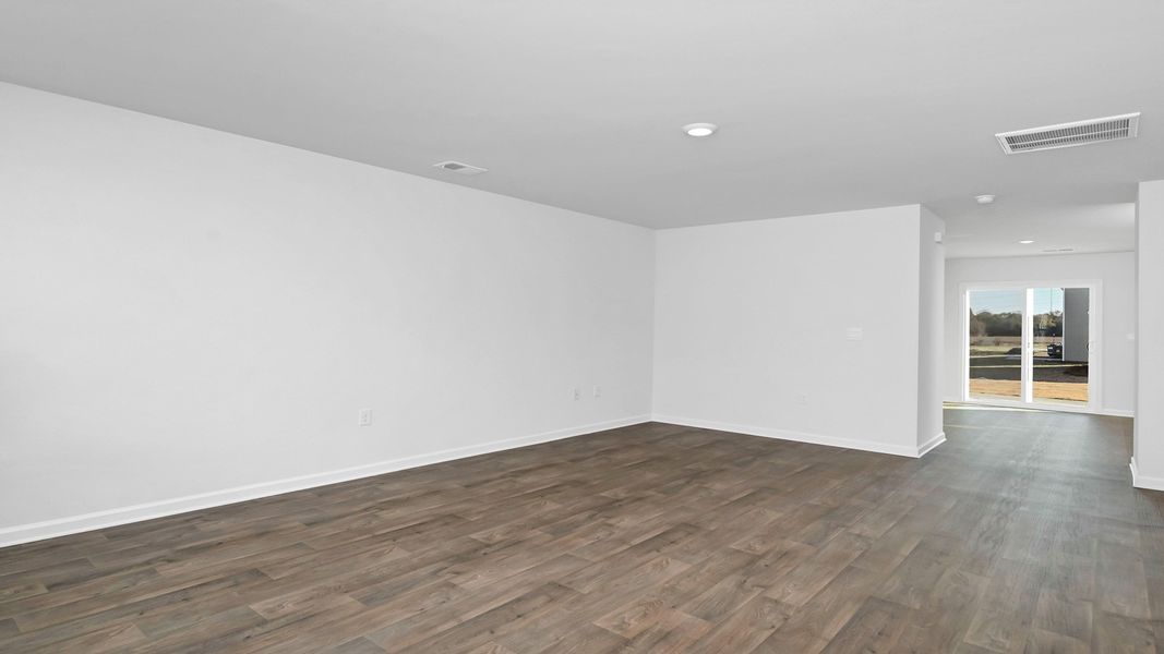 Spacious, unfurnished interior of a new home in Hunter's Branch, Hopkins (Image 13).