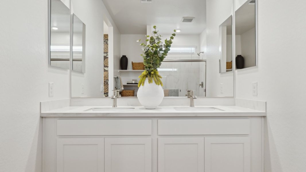 Furnished interior view inside a new home in Apache Farms, Buckeye (Image 25). Furnished interior view inside a new home in Apache Farms, Buckeye (Image 25).