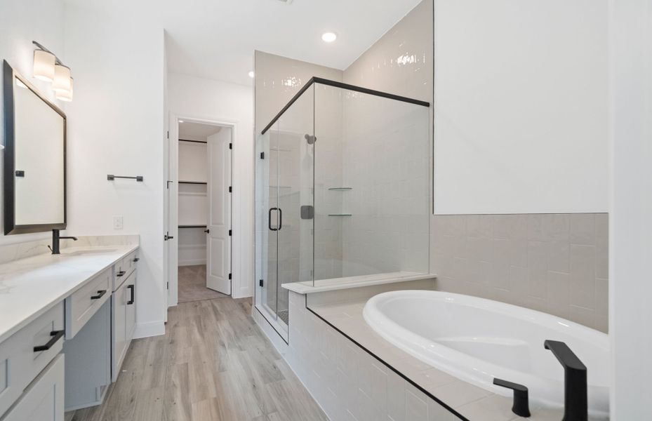 Owner's Bathroom Owner's Bathroom