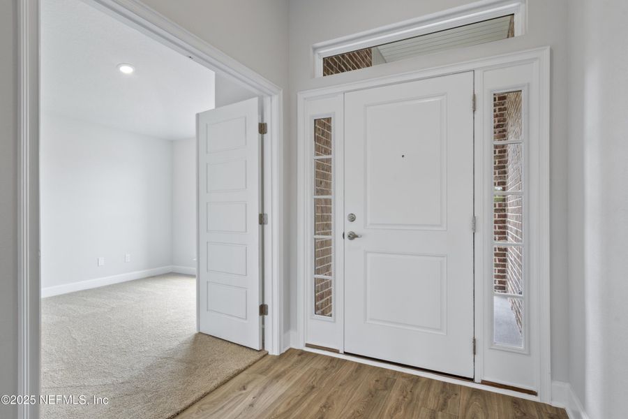 Spacious, unfurnished interior of a new home in Shadow Crest at Rolling Hills, Green Cove Springs (Image 10).